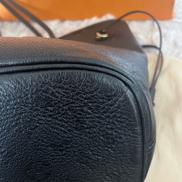 Louis Vuitton Neverful MM - Picture 11 of 17